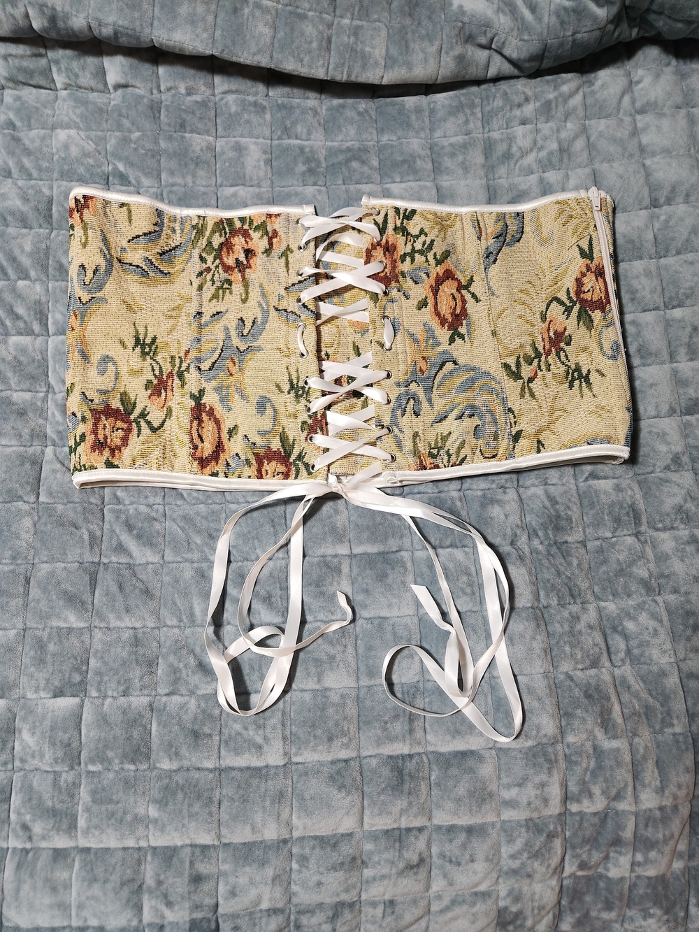 Floral Tapestry Lace-Up Waist Cincher - White Trim Scarlet Darkness 16 XL NWT